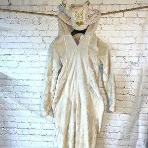 Medium Secret Treasures Giraffe onesie with zipper. Full pajama. Super s…